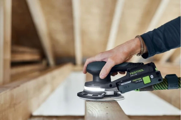levigatrice in uso festool
